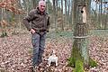 Hans Stark blickt zum Abschied auf sein Lebenswerk zurück: So wurden unter seiner Leitung im Wald bei Sailershausen unter anderem Habitatbäume geschaffen.