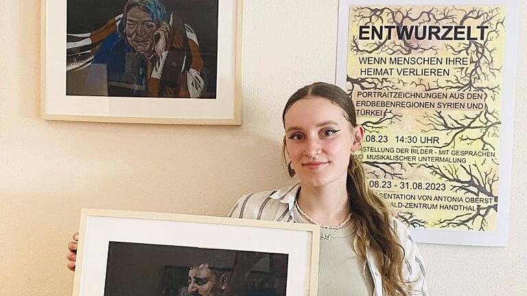 Die junge Oberschwarzacherin Antonia Oberst präsentiert bis zum 31. August Porträtzeichnungen im Steigerwald-Zentrum und sammelt Spenden für die Erdbebenopfer in Syrien und in der Türkei.