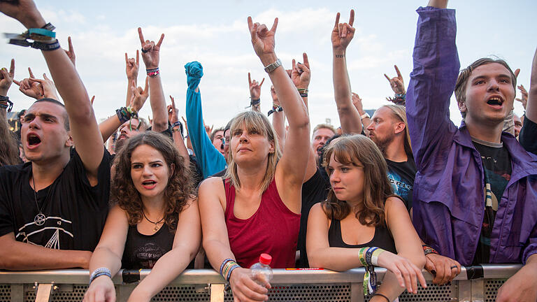 Das Summerbreeze in Dinkelsbühl ist das größte Metal-Festival in Süddeutschland mit ca. 35.000 Besuchern. Und findet von 14-17. August 2019 statt. Im Bild die Band: Midnight.