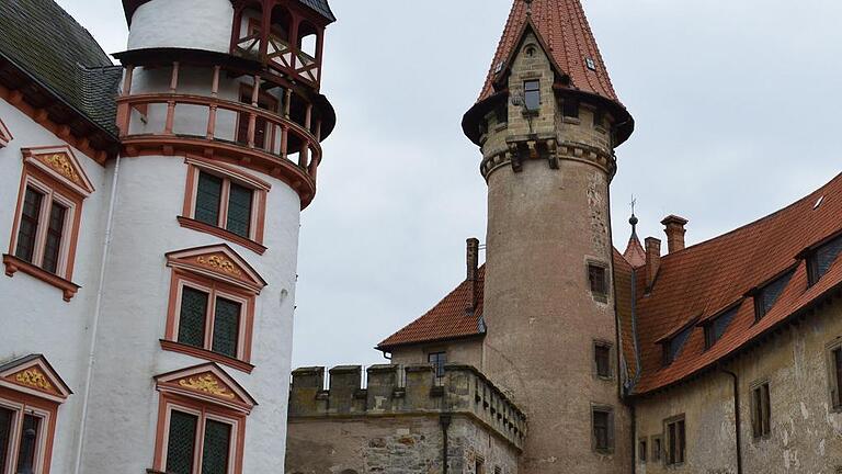 Unterschiedliche Stile: Blick in den Innenhof der Heldburg.