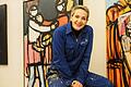 Kunst im Großformat: Sabine Bach in ihrem Atelier vor zwei der in Mellrichstadt ausgestellten Werke.