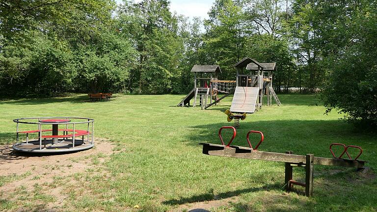 Der Marswaldspielplatz bei Oberschleichach soll als Gemeinschaftsprojekt der 5-Sterne Kommunen thematisch aufgewertet und mit neuen Spielgeräten bestückt werden.