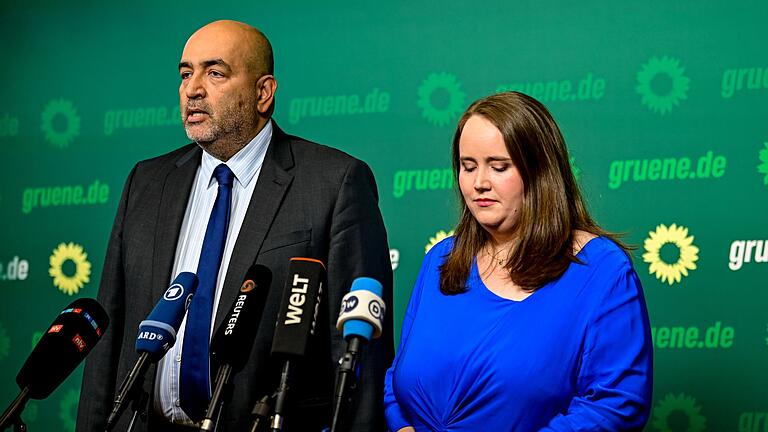 Statement der Grünen-Parteivorsitzenden       -  Mit viel Energie war der Grünen-Bundesvorstand Anfang 2022 gestartet. Davon war zuletzt, auch angesichts schlechter Wahlergebnisse, nicht mehr viel zu spüren.