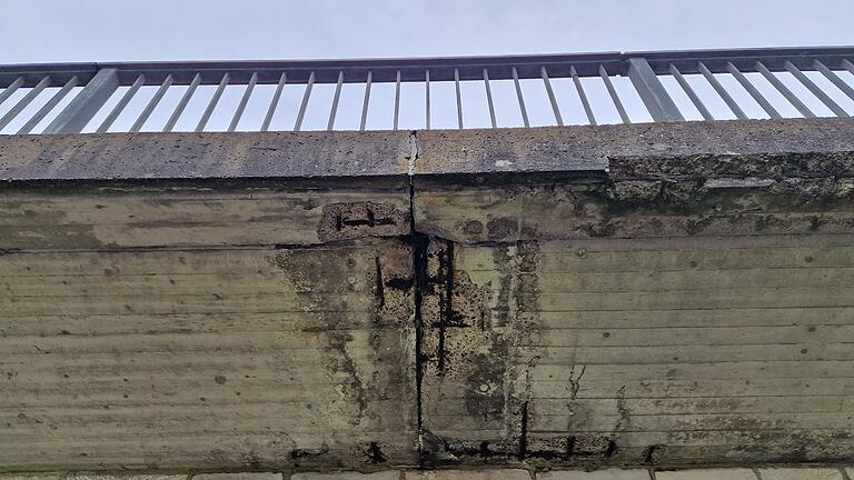 Die Schäden am Beton sind nicht zu übersehen. - Die Schäden am Beton sind nicht zu übersehen. Die Schäden am Beton sind nicht zu übersehen. - Die Schäden am Beton sind nicht zu übersehen.