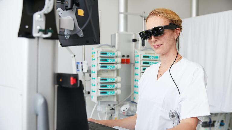 Die Telemedizin soll die medizinische Versorgung auf dem Land verbessern. Auch für das Gesundheits- und Kompetenzzentrum des Landkreises soll es das Angebot geben. (Symbolbild)