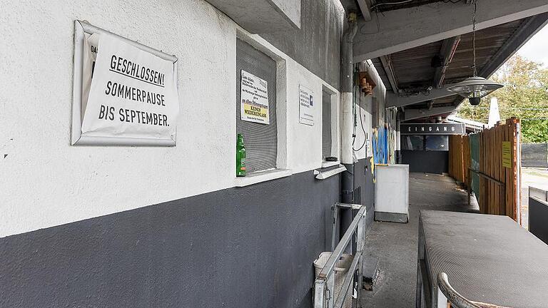 Die Diskothek Airport in der Gattinger Straße in Würzburg hat geschlossen. Die Betreiber sagen Modernisierung, die Stadt nennt Brandschutzgründe. Foto: Thomas Obermeier