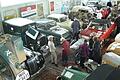 Oldtimerfreunde des AMC besuchen Denzlers Automobilmuseum       -  Als etwas Besonderes hatte der &bdquo;Oldtimerpapst&ldquo; des AMC Kitzingen, Hans-Rainer Kienberger, die Busfahrt zu Denzlers Automobilmuseum in Thalmässing angekündigt. Wie es in einer Mitteilung heißt, wurden die rund 50 Teilnehmer nicht enttäuscht. Der 80-jährige Karl-Heinz Denzler zeigte den Kitzingern die Schätze des Museums. Zu sehen gab es eine Vielzahl von Motorrädern. Die Kfz-Oldtimer-Schau umfasst die wichtigsten Opel Modelle, beginnend bei dem Modell 4/19 von 1927 bis hin zum Opel Manta.   Die Fahrzeuge wurden in rund 40-jähriger Freizeitarbeit originalgetreu restauriert. Die Besonderheit dieses Museums aber ist die Aufarbeitung der Geschichte der Fahrzeuge, die Denzler bis in die Ukraine führte. Weiterer Höhepunkt war der Besuch von Schloss Weissenstein in Pommersfelden. Beeindruckt von der original erhaltene Sommerresidenz des Fürstbischofs Lothar Franz von Schönborn ließen die Kitzinger abschließend den Tag in der Eherieder Mühle ausklingen. Foto: Rainer Gutzeit