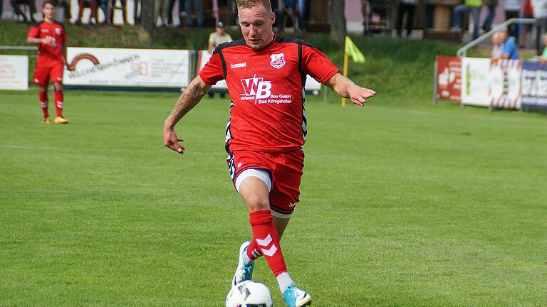 Immer gefährlich: Max Schebak (im Bild) kann gegenwärtig in der Startelf wie auch als Wechselspieler dem TSV Aubstadt durch seine Torgefährlichkeit helfen. Immer gefährlich: Max Schebak (im Bild) kann gegenwärtig in der Startelf wie auch als Wechselspieler dem TSV Aubstadt durch seine Torgefährlichkeit helfen.