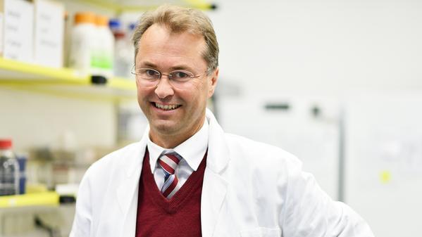 Prof. Dr. Klaus Überla&nbsp; ist Virologe am Uniklinikum Erlangen und Mitglied der Ständigen Impfkommission.&nbsp;