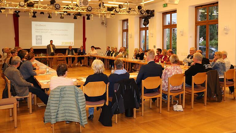 Rund 50 Personen kamen zum Treffen des Helferkreises Migration Lohr und Umgebung ins Pfarrheim St. Michael.&nbsp;