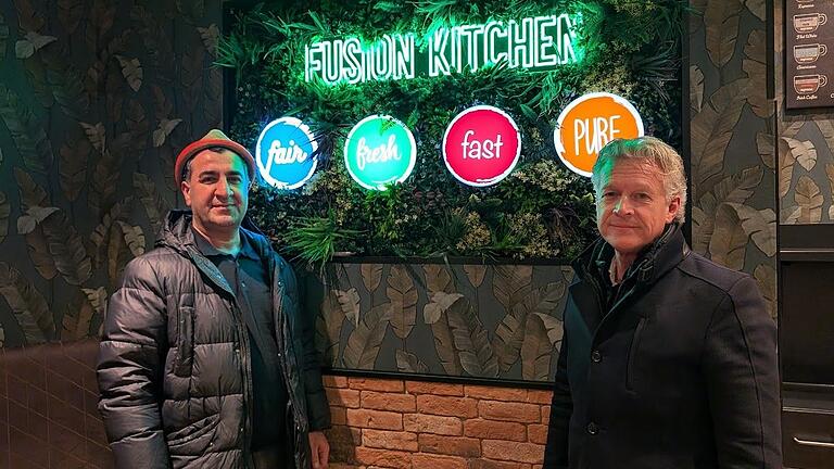 Ende Februar eröffnet mit der Fusion Kitchen ein neues gastronomisches Angebot in Würzburg in der Spiegelstraße. Ende Februar eröffnet mit der Fusion Kitchen ein neues gastronomisches Angebot in Würzburg in der Spiegelstraße.
