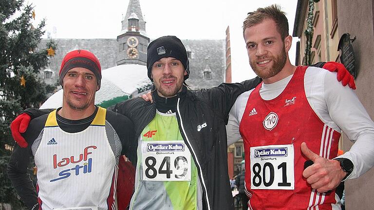 Flinkes Trio: Mario Wernsdörfer, Martin Weinländer und Dominik Karl (von links) siegten beim Ochsenfurter Nikolauslauf.