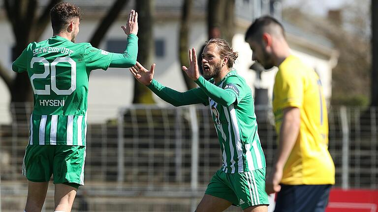 Gibt es für den FC 05 Schweinfurt heute einen Auswärtssieg zu bejubeln? Im Bild: Edin Hyseni und Kristian Böhnlein. Gibt es für den FC 05 Schweinfurt heute einen Auswärtssieg zu bejubeln? Im Bild: Edin Hyseni und Kristian Böhnlein.