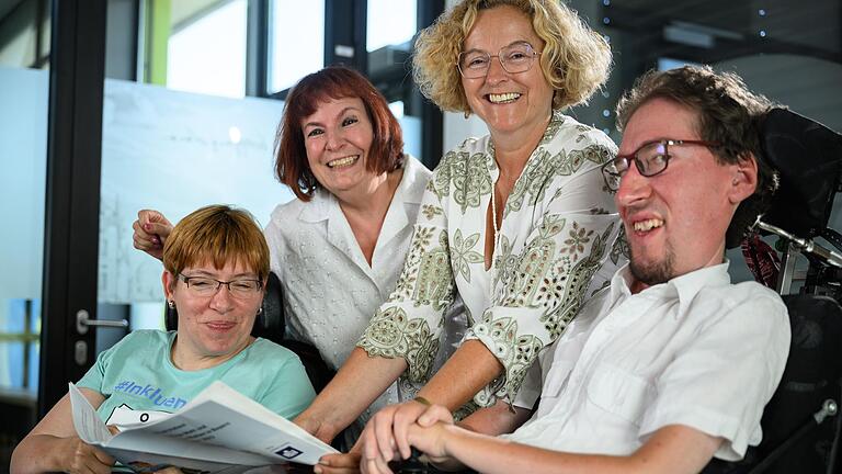 Wollen Wählen für möglichst alle Menschen barrierefrei machen: Evi Gerhard, Sibylle Brandt, Stephanie Böhm und Julian Wendel.&nbsp;