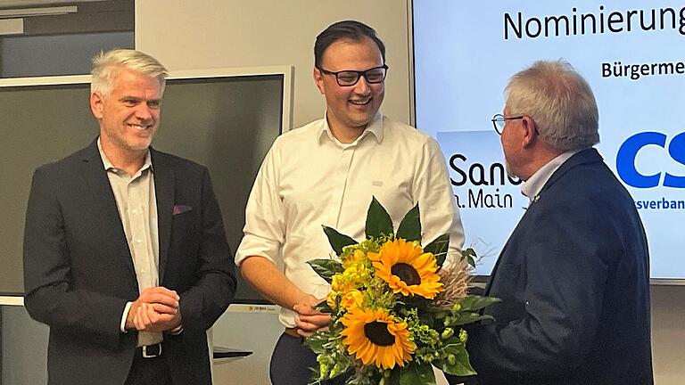 Julian Müller (Mitte) bei seiner Nominierung als Bürgermeisterkandidat, zusammen mit Gerhard Zösch (rechts) und MdL Steffen Vogel: Müller und Zösch wehren sich nun gegen Kritik an ihrem Verhalten im Wahlkampf. Julian Müller (Mitte) bei seiner Nominierung als Bürgermeisterkandidat, zusammen mit Gerhard Zösch (rechts) und MdL Steffen Vogel: Müller und Zösch wehren sich nun gegen Kritik an ihrem Verhalten im Wahlkampf.