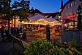 Dieses Bild des Bischofsheimer Marktplatzes an einem Sommerabend ist für Bürgermeister Georg Seiffert Leitmotiv der diesjährigen Bürgerversammlung. Die gemütliche Atmosphäre zeige, wie Bischofsheim wahrgenommen und geschätzt werde.