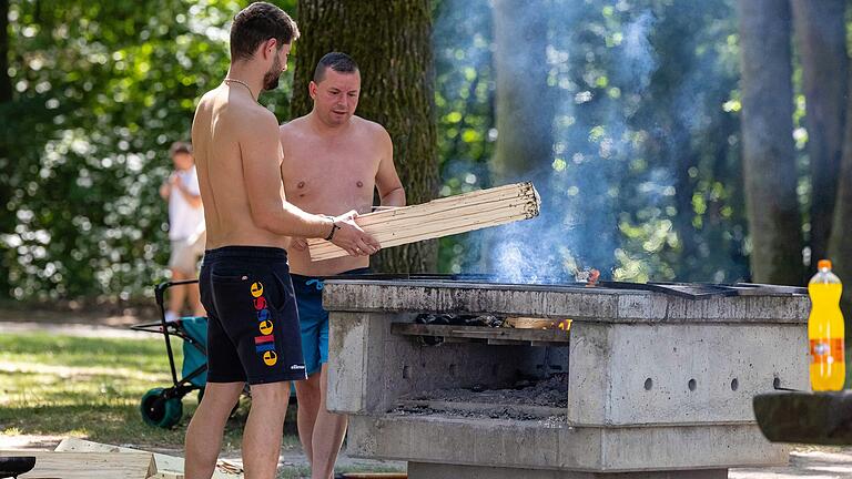 Der Grillplatz am Schweinfurter Baggersee wird im Sommer gerne genutzt.