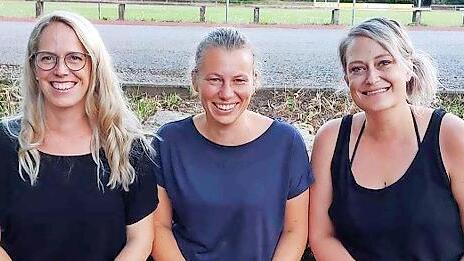 Der neue Vorstand des MGV Westheim, die drei gleichberechtigten Vorsitzenden (von links) Jessica Schricker, Kerstin Metz und Theresa Kraft - Der neue Vorstand des MGV Westheim, die drei gleichberechtigten Vorsitzenden (von links) Jessica Schricker, Kerstin Metz und Theresa Kraft Der neue Vorstand des MGV Westheim, die drei gleichberechtigten Vorsitzenden (von links) Jessica Schricker, Kerstin Metz und Theresa Kraft - Der neue Vorstand des MGV Westheim, die drei gleichberechtigten Vorsitzenden (von links) Jessica Schricker, Kerstin Metz und Theresa Kraft