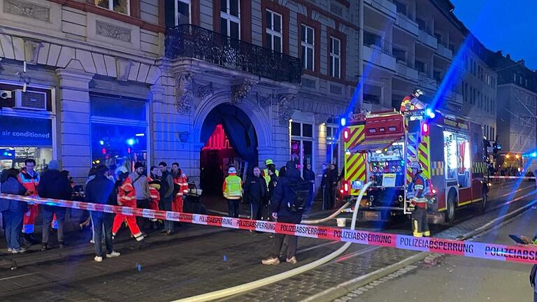 In der Sanderstraße in Würzburg kam es am Freitagabend zu einem Feuerwehreinsatz. In der Sanderstraße in Würzburg kam es am Freitagabend zu einem Feuerwehreinsatz. 
