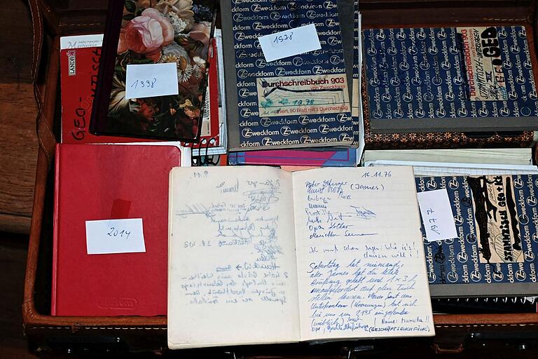 Ein Koffer mit etwa 80 Stammtischheften aus den letzten 50 Jahren. Ein Koffer mit etwa 80 Stammtischheften aus den letzten 50 Jahren. 