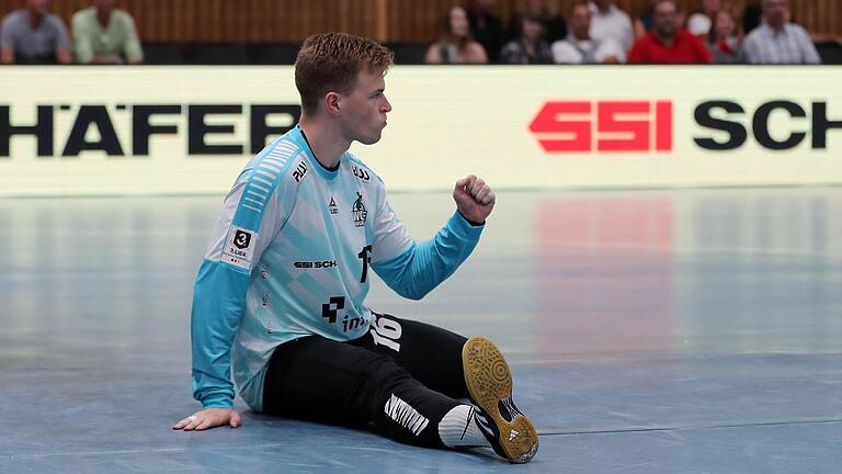Paul Siegl wird am Samstag gegen HT München im Tor der Wölfe Würzburg mutmaßlich auf sich allein gestellt sein. Paul Siegl wird am Samstag gegen HT München im Tor der Wölfe Würzburg mutmaßlich auf sich allein gestellt sein.