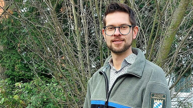 Christopher Traub ist Bereichsleiter Forsten am Amt für Ernährung, Landwirtschaft und Forsten Würzburg-Kitzingen. Christopher Traub ist Bereichsleiter Forsten am Amt für Ernährung, Landwirtschaft und Forsten Würzburg-Kitzingen.