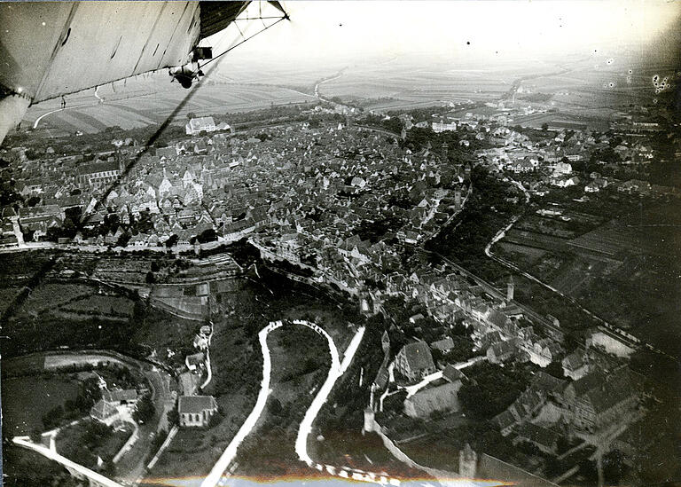 Mit einem Stückchen Zeppelin – Rothenburg ob der Tauber. Mit einem Stückchen Zeppelin – Rothenburg ob der Tauber.