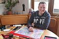 In seinem coronabedingten „Homeoffice“ hat der gehandicapte Jan Gerlach das Malen für sich entdeckt. 70 „Kunstwerke“ hat er bereits gefertigt.
