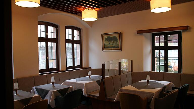 Am Montag wurde mit einigen geladenen Gästen das neue Restaurant im Hotel Alte Brauerei eröffnet. Am Montag wurde mit einigen geladenen Gästen das neue Restaurant im Hotel Alte Brauerei eröffnet.