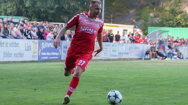 Lauf- und zweikampfstark, schnell und dynamisch spielt Max Schebak (im Bild) beim TSV Aubstadt meist die Rolle hinter der Spitze. Lauf- und zweikampfstark, schnell und dynamisch spielt Max Schebak (im Bild) beim TSV Aubstadt meist die Rolle hinter der Spitze.