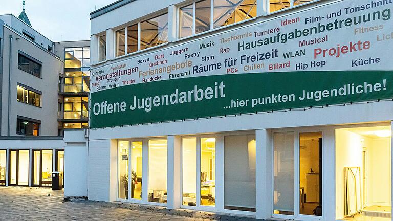 Öffnet in dieser Woche wieder: der offene Jugendtreff im kom,ma in Schweinfurt. Öffnet in dieser Woche wieder: der offene Jugendtreff im kom,ma in Schweinfurt.