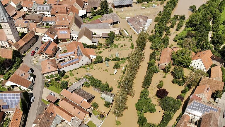 Am Samstag, 10. Juli, vormittags traf das Volkach-Hochwasser Zeilitzheim.