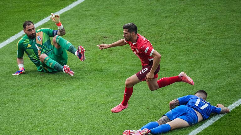1:0 - Remo Freuler (M.) brachte die Schweiz in der ersten Halbzeit in Führung. 1:0 - Remo Freuler (M.) brachte die Schweiz in der ersten Halbzeit in Führung.