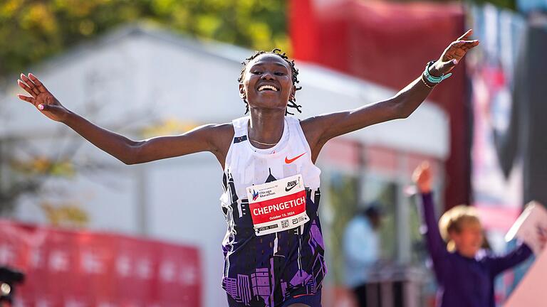 Marathon in Chicago       -  Siegerin Ruth Chepngetich.