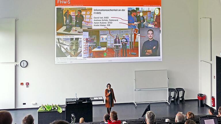 Prof. Dr. Kristin Weber lud als Informationssicherheitsbeauftragte der FHWS zum Information Security Day ein.