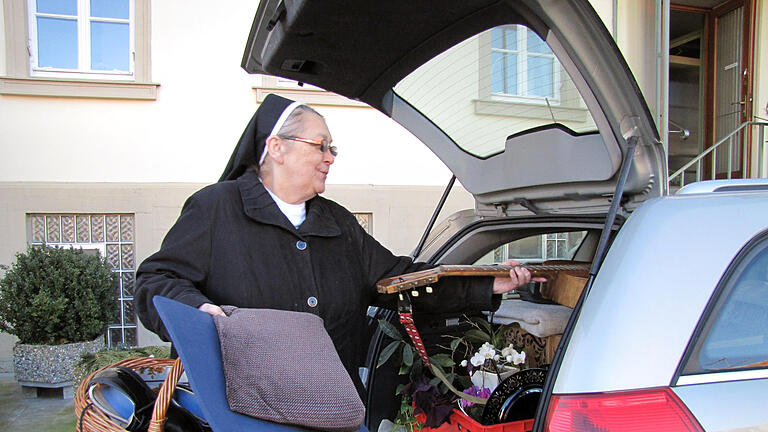 Letzter Tag des Klosters       -  Seit Donnerstag, 26. Februar, ist das Kloster Lülsfeld mit dem Auszug der letzten drei Schwestern Geschichte. Eine 129-jährige Ära geht damit zu Ende.