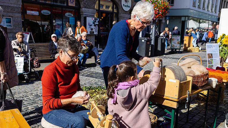 Impressionen vom Erntedank-Markt am Schweinfurter Marktplatz.