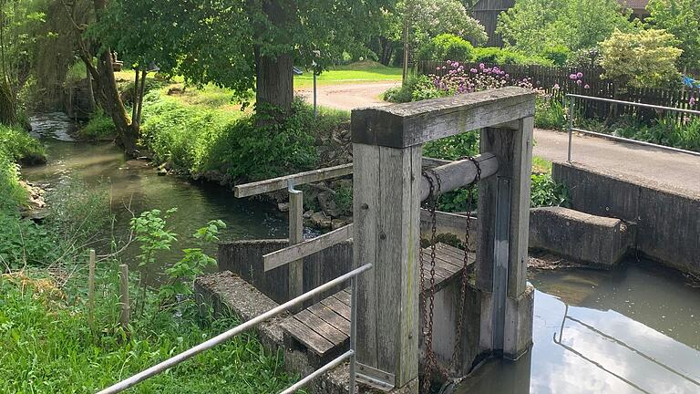 Das alte Wehr an der Vogtsmühle ist eines der Highlights auf der Strecken des Mühlenrundwegs im Landkreis Kitzingen. Das alte Wehr an der Vogtsmühle ist eines der Highlights auf der Strecken des Mühlenrundwegs im Landkreis Kitzingen.
