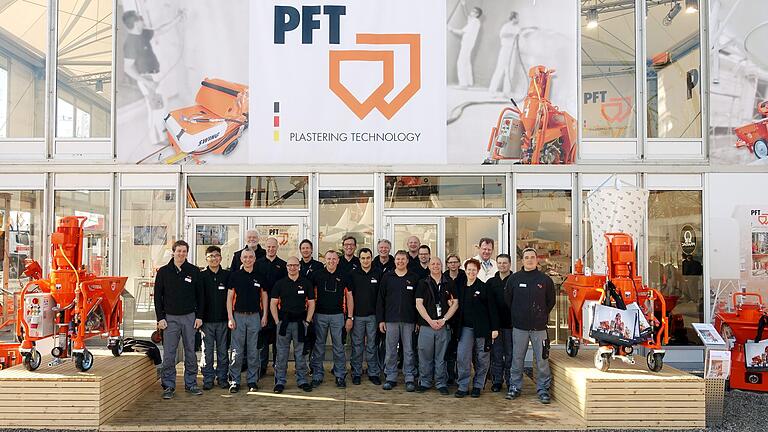 Gruppenbild von Knauf PFT auf der Münchner Baumaschinenmesse BAUMA. Gruppenbild von Knauf PFT auf der Münchner Baumaschinenmesse BAUMA.