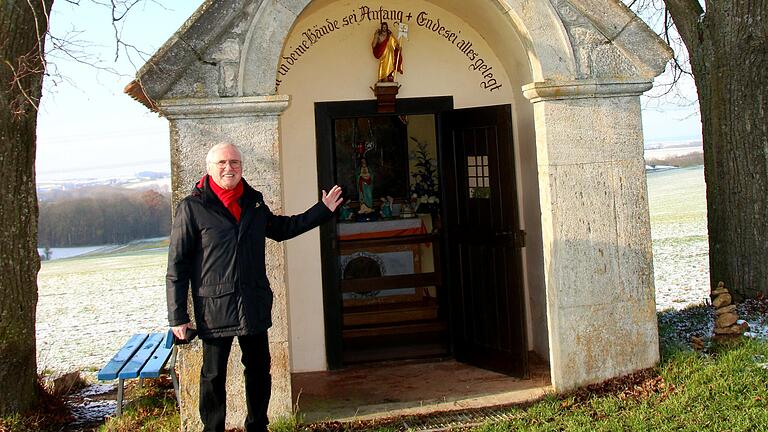 Peter Honecker vor der Stöhr Kapelle.