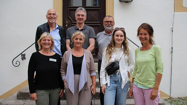 Einige Vertreterinnen und Vertreter des Helferkreises Gerolzhofen (von links): Erich Servatius, Matthias Seng, Herbert Kimmel, Claudia Ockl, Natascha Göb, Antonia Oberst und Kerstin Krammer-Kneissl.