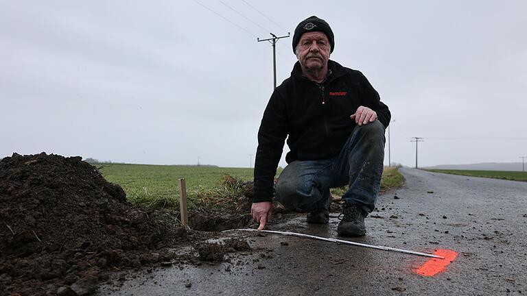 Fragt sich, wie es dazu kommen konnte, dass sein Acker überbaut wurde: Norbert Hümmer hat viele Jahre lang mit den Behörden wegen eines Radwegs auf seinem Feld prozessiert.