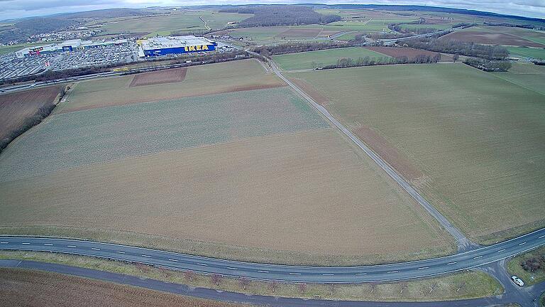 Diesen möglichen Stadion-Standort Lengfeld-Nord-Ost hält der Bürgerverein Lengfeld für ungeeignet. Diesen möglichen Stadion-Standort Lengfeld-Nord-Ost hält der Bürgerverein Lengfeld für ungeeignet.