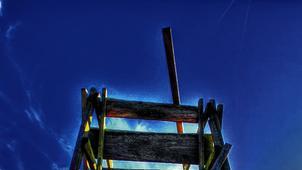 Hochsitz: Aufnahme in starker HDR-Technik in der Goßmannsdorfer Flur Hochsitz: Aufnahme in starker HDR-Technik in der Goßmannsdorfer Flur