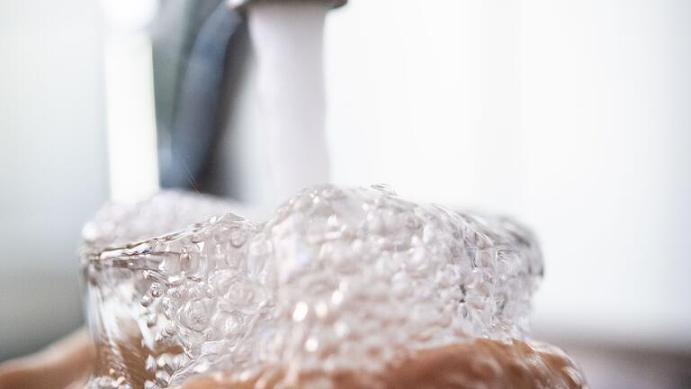 Im Weihersgrund und einigen Marktheidenfelder Stadtteilen muss das Wasser gechlort werden. (Symbolbild)