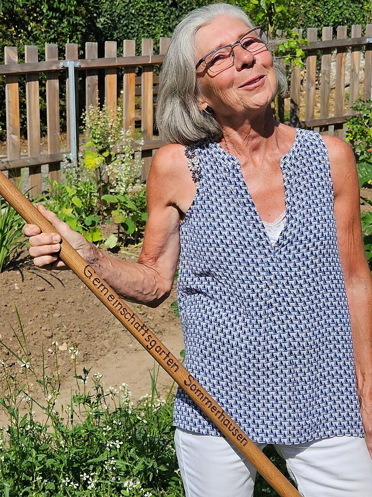 Elisabeth Deppisch arbeitet mit am&nbsp; Gemeischaftsgarten in Sommerhausen.