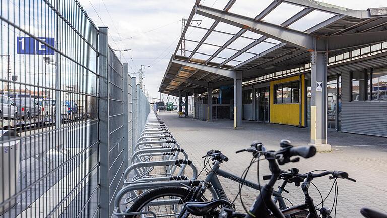 Rund 200 Räder können jetzt am Gleis 1 des Würzburger Hauptbahnhofs geparkt werden.