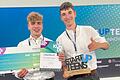 Die Gewinner des bundesweiten Startup Teen Wettbewerbs 2023: Jakob Hebenstreit aus Traustadt und Lorenz Wolf aus Falkenstein. Mit ihrer Gastro-App haben die beiden 17-Jährigen die Fachjury überzeugt.&nbsp;Bei der Preisverleihung am 30. Juni in Berlin wurde ihnen auch der Siegerscheck mit 10.000 Euro überreicht.&nbsp;
