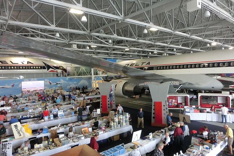 Bei der Luftfahrtmesse 'Airliners International Convention' in Atlanta konnte Hecht Sammlerstücke aus der Südhalbkugel der Welt ergattern. Bei der Luftfahrtmesse 'Airliners International Convention' in Atlanta konnte Hecht Sammlerstücke aus der Südhalbkugel der Welt ergattern.
