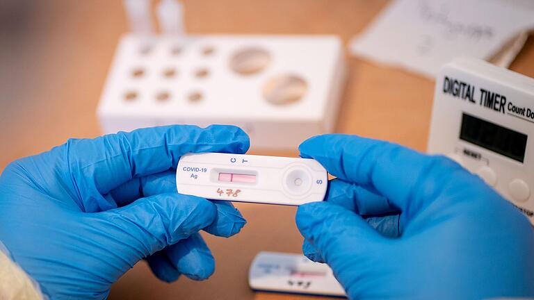 Für die Heime im Landkreis Kitzingen gibt es Corona-Schnelltests über das Landratsamt. Für die Heime im Landkreis Kitzingen gibt es Corona-Schnelltests über das Landratsamt.